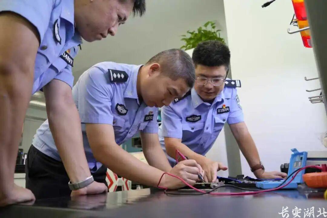 武汉激励民警创新增强警务效能 接地气冒热气的 “微警创”不断涌现